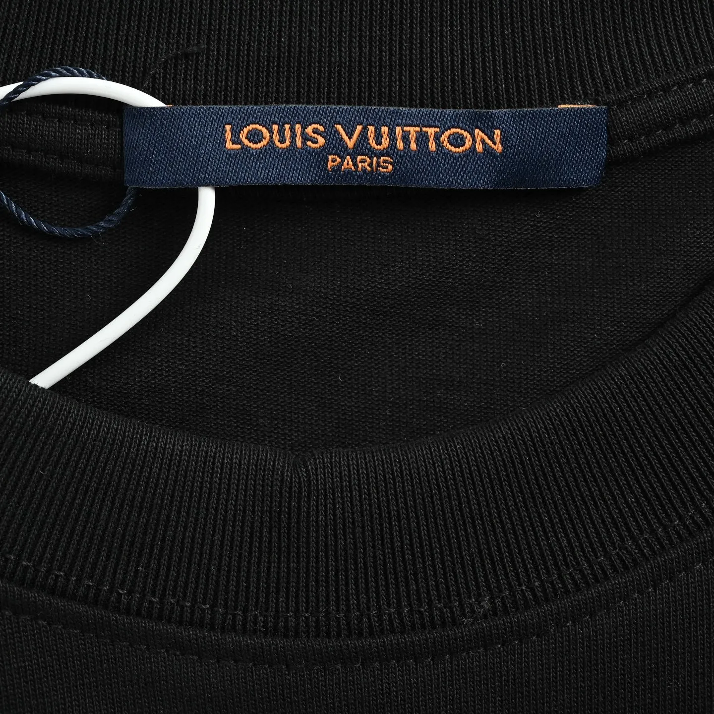 Louis Vuitton/Louis Vuitton 26ss short sleeves with dark logo embroidery on the front and back